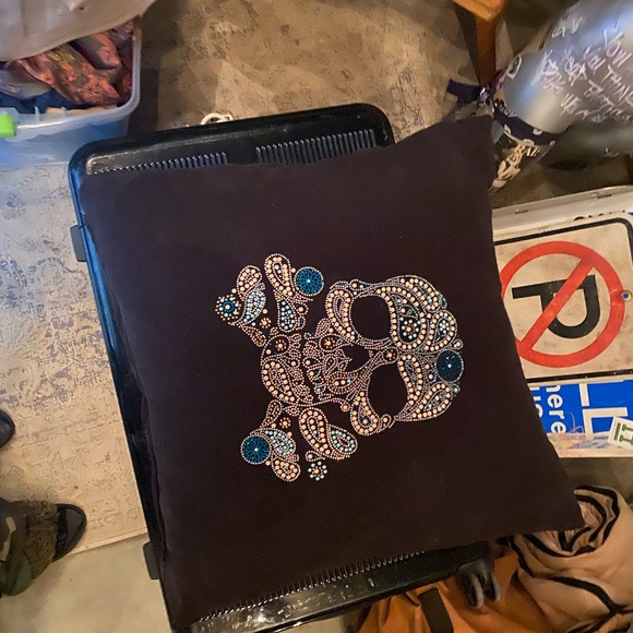 Swarovski Crystal Pearl Large Skull Statement Pillow - Picture 6 of 8